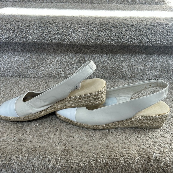 Andre Assous espadrille wedge sling back. Made in Spain. Size 8. EUC. White/tan - Picture 6 of 15